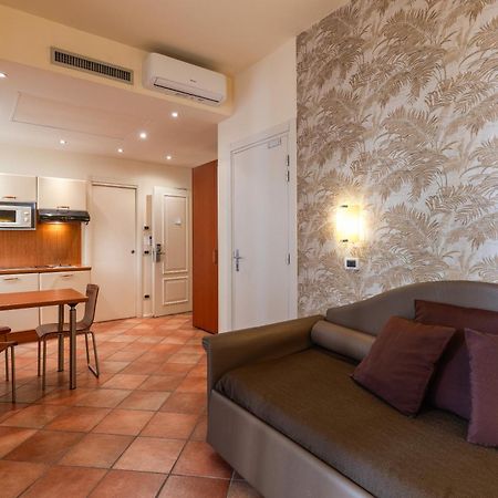 Residence Villa Firenze アラッシオ エクステリア 写真