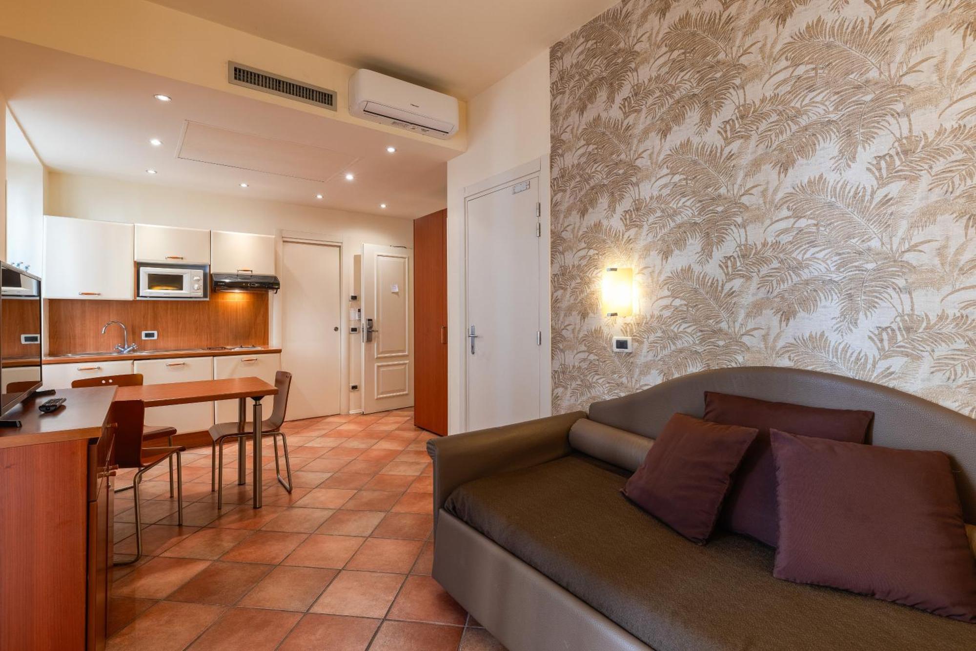Residence Villa Firenze アラッシオ エクステリア 写真